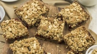 Easy Peanut Butter and Jelly Bars Recipe