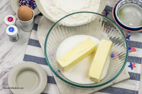 Red, White, and Blue Pinwheel Cookies Recipe. These fabulous red, white, and blue cookies are perfect for the 4th of July, Memorial Day, or any other patriotic holiday. Whether you are packing a picnic, having a backyard BBQ, or want something special to take to an Independence Day gathering, these terrific cookies - that can be frozen (raw) for up to three months prior to baking - are what your holiday celebration needs!