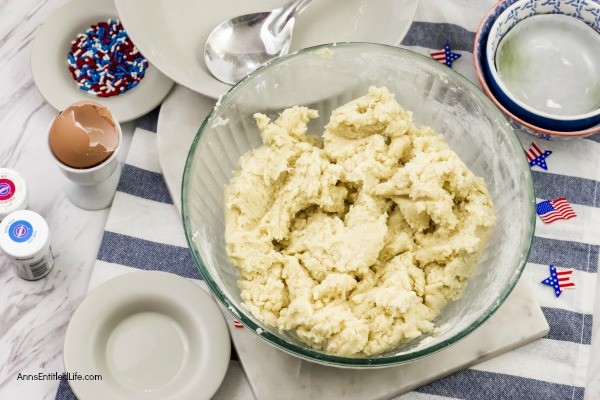 Red, White, and Blue Pinwheel Cookies Recipe. These fabulous red, white, and blue cookies are perfect for the 4th of July, Memorial Day, or any other patriotic holiday. Whether you are packing a picnic, having a backyard BBQ, or want something special to take to an Independence Day gathering, these terrific cookies - that can be frozen (raw) for up to three months prior to baking - are what your holiday celebration needs!