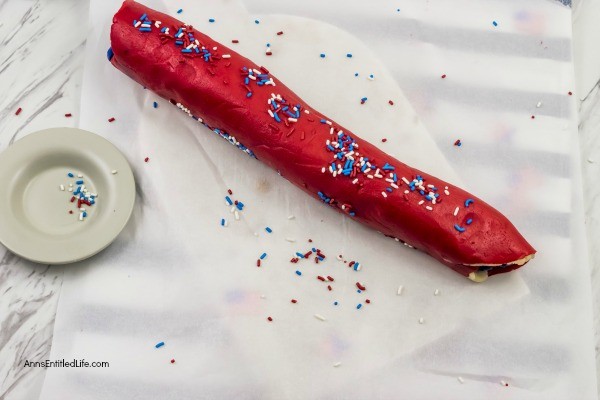 Red, White, and Blue Pinwheel Cookies Recipe. These fabulous red, white, and blue cookies are perfect for the 4th of July, Memorial Day, or any other patriotic holiday. Whether you are packing a picnic, having a backyard BBQ, or want something special to take to an Independence Day gathering, these terrific cookies - that can be frozen (raw) for up to three months prior to baking - are what your holiday celebration needs!