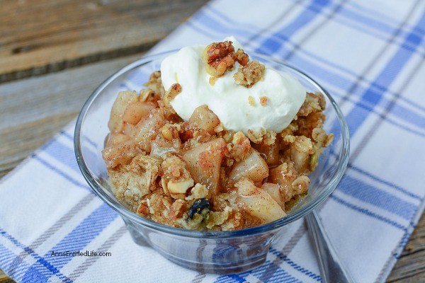 Easy Pear Crisp Recipe. This fantastic, easy to make pear crisp recipe is so sweet and tasty! As a bonus, it smells heavenly! The sweet taste of fall is on your tongue with this perfect recipe for those freshly harvested pears.