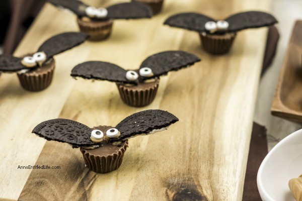 Easy Halloween Bats Candy Treats. These spooky little bats are made with only 4-ingredients and wow  do they taste great! Easy to make, these delicious candy bats are perfect for the lunchbox, afternoon snack, or a Halloween party. Your little ghosts and goblins will love these tasty Halloween treats.