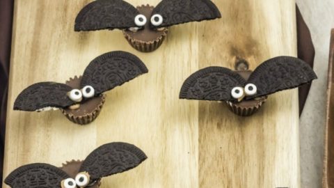 Easy Halloween Bats Candy Treats