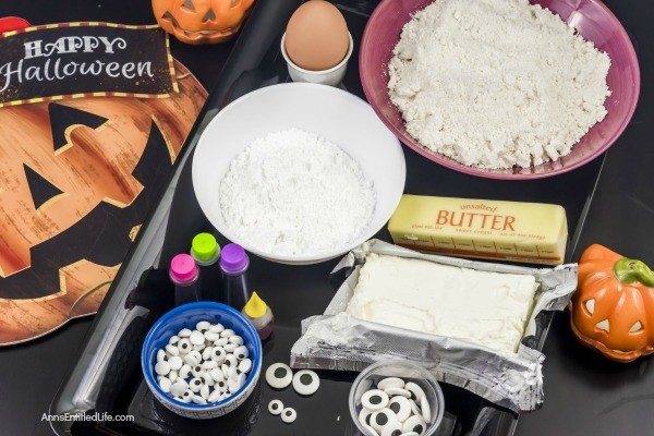 Monster Eye Cookies Recipe. Need a Halloween treat idea? These Monster Eye Cookies are just what you are looking for! These terrific tasting crinkle cookies are easy to make and are perfect for Halloween parties, Monster parties, or an after school snack! These not-so-spooky monster cookies are fun, festive and super cute.