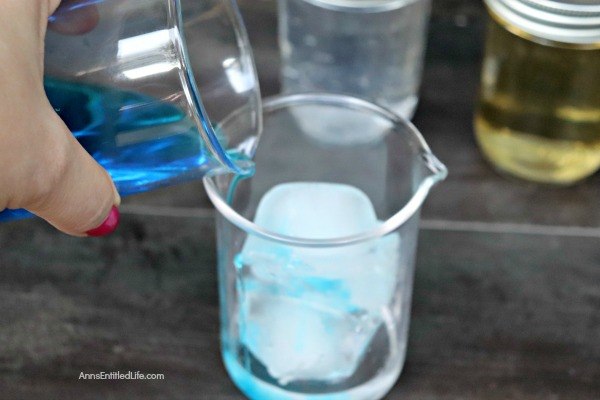 Glow in the Dark Cocktail Recipes. These glow in the dark cocktail recipes are perfect for your next party! Tasty, smooth, and delicious these fun cocktails will have your guests talking. If you are wondering how to make glow in the cocktails, this recipe is for you.