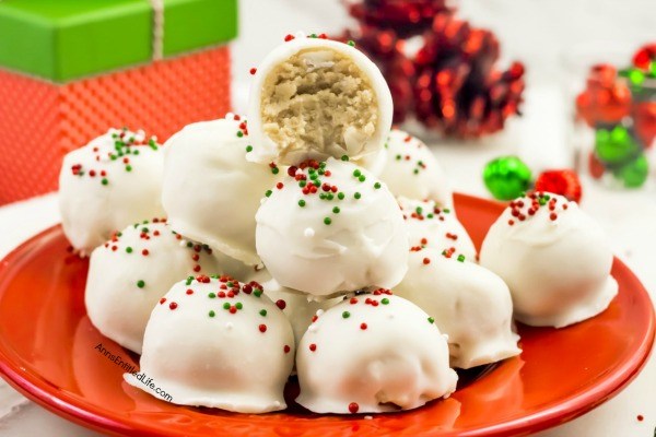 Sugar Cookie Truffles Recipe. These Sugar Cookie Truffles are easy to make, all you need is four ingredients to toss these melt-in-your-morsels together. Served as a snack, dessert, or food gift for any time of the year, the delicious little bites are also great for last minute party platters and confection trays!