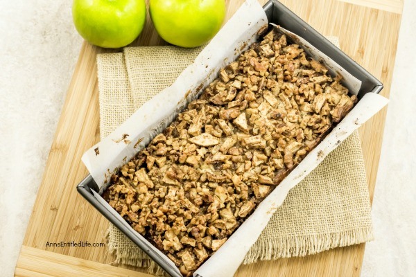 Cinnamon Apple and Walnut Holiday Bread Recipe. This great tasting cinnamon apple and walnut bread is perfect for breakfast, after-dinner dessert, or with a cup of coffee in the evening. The apple cinnamon combination makes this is a wonderful fall and winter loaf bread; the walnuts add some great texture. Moist and delicious, this is a fantastic, easy to make, loaf bread recipe.