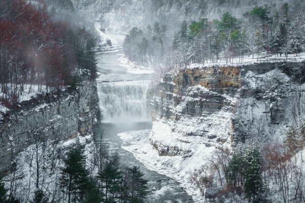 10 Best Places to Visit in New York State in Winter. While we may grumble and groan about snow sometimes, those of us who live in New York State know that it is a fabulous place to live and play during the winter.  Whether you are a New York resident, or you are visiting for a week or two during the winter, you can find some pretty amazing places to visit here in the Empire State.