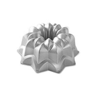 Nordic Ware 53137 Vintage Star Bundt Cake Pan, quotL x 9.67&quotW x 3.9&Quoth, Silver