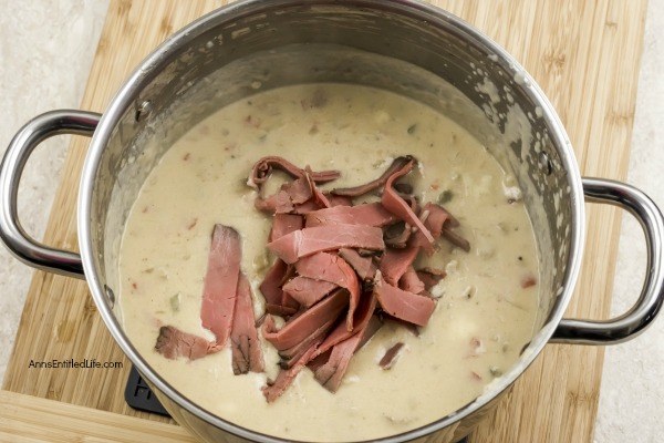 Philly Cheesesteak Soup Recipe. The meaty, cheesy, delicious goodness of a Philly cheesesteak sandwich turned into a mouthwatering creamy comfort-food soup. Your family will be asking for seconds!