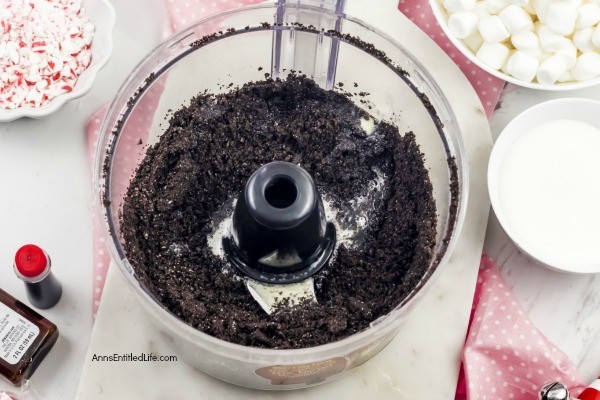 Peppermint Icebox Pie Recipe with Oreo Crust. The holidays are the perfect time to make this fantastic peppermint icebox pie recipe with an Oreo crust. The minty taste of peppermint makes the season come alive! This cool and delicious peppermint pie is perfect for your holiday dessert table.