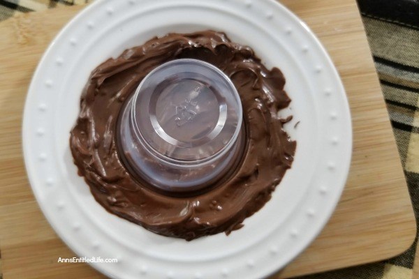 Chocolate Marshmallow Jello Shots Recipe. Mmmm chocolate goodness in a jello shot! These chocolate marshmallow jello shots are great for the chocolate lover in all of us. Simple to make, these jello shots are great for parties, tailgating, and more!