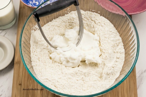 Pineapple Squares Recipe. A delicious Pineapple dessert recipe from my grandmother, who made these Pineapple Squares for many, many years. Combine the fresh taste of crushed pineapple in a flaky, tender crust with a sweet, creamy frosting for a wonderful, unique, Pineapple Squares Recipe.