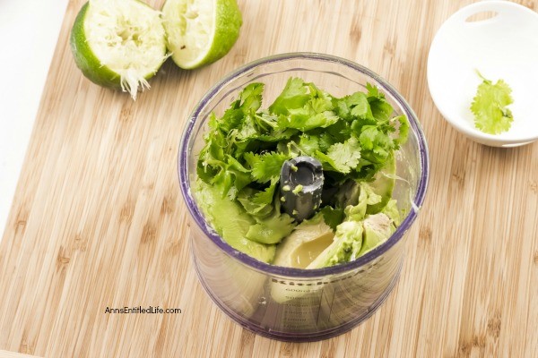 Avocado Mac and Cheese Recipe. The rich, buttery taste of avocado combined with the subtle zest of pepper jack cheese and creamy pasta form a terrific avocado macaroni and cheese recipe. Perfect for lunch or dinner, if you like avocado, you will love this delicious avocado mac and cheese recipe.