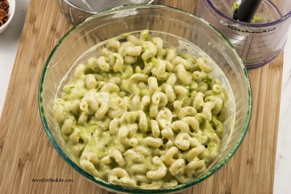 Avocado Mac and Cheese Recipe. The rich, buttery taste of avocado combined with the subtle zest of pepper jack cheese and creamy pasta form a terrific avocado macaroni and cheese recipe. Perfect for lunch or dinner, if you like avocado, you will love this delicious avocado mac and cheese recipe.