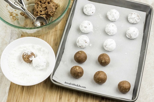 Pumpkin Spice Balls Recipe. These delicious pumpkin spice balls are a fantastic addition to your fall recipe collection! Fast and simple to make, this pumpkin spice balls recipe is an easy, no-bake treat that friends and family will adore. If you are looking for a great cookie recipe with a twist, try these scrumptious little pumpkin spice balls.