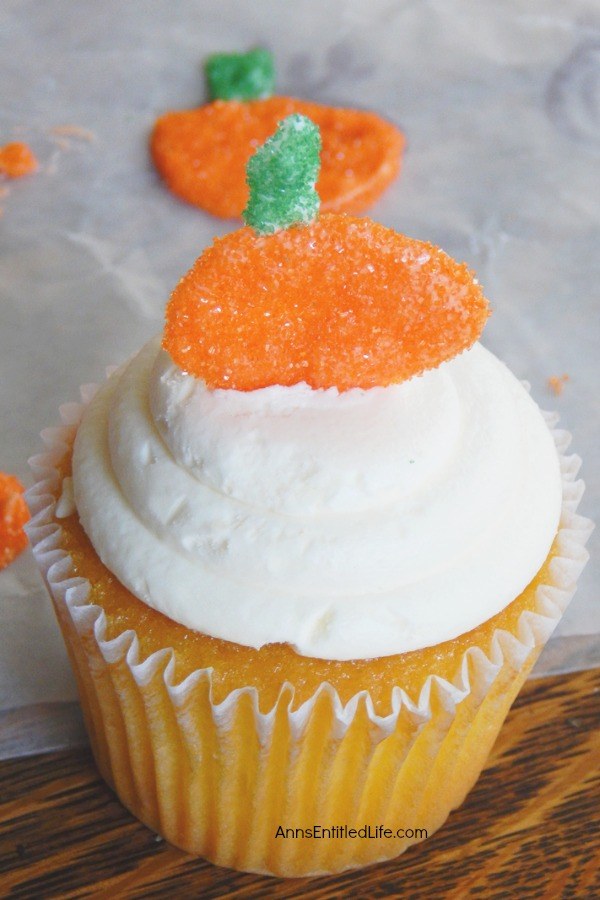 White Chocolate Pumpkin Toppers. Dress up your fall-inspired or holiday cakes and cupcakes with these white chocolate pumpkin toppers. Make as many, or as few, pumpkin toppers as you need following these easy step-by-step instructions. Instead of using paper toppers you need to throw away, make these simple DIY pumpkin toppers which are edible, no-waste, and delicious!