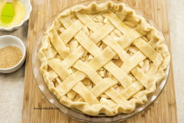 Homemade Fresh Apple Pie Recipe. This homemade apple pie recipe is made with fresh apples and a homemade apple pie crust. It is a wonderful pie to serve for dessert or take to picnics because this simple apple pie recipe tastes great and is so easy to make! This may be the best apple pie you will ever eat.