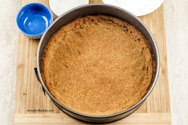 Gingerbread Cheesecake Recipe. 'Tis the season! This festive gingerbread cheesecake is a centerpiece dessert worthy of your holiday table. If you like gingerbread, you will adore this fantastic holiday cheesecake recipe.