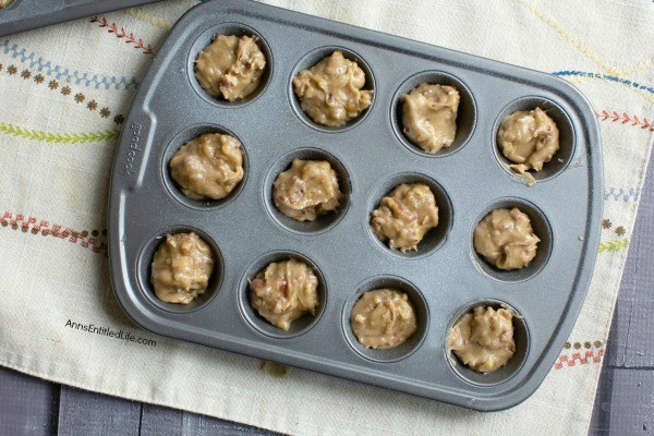 Pecan Pie Mini Muffins Recipe. These pecan pie mini muffins are so rich and delicious that they taste like candy in your mouth. These little bits of tasty goodness are simple to make and only have 5 ingredients. These are perfect for holiday get-togethers or brunch.