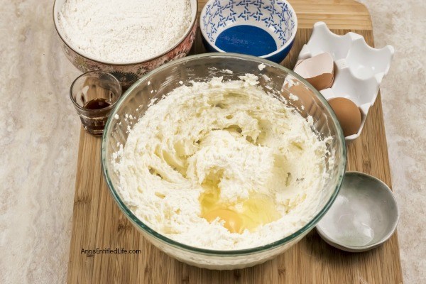 Grandma's Old Fashioned Sugar Cookies Recipe. If you enjoy baking vintage homemade cookie recipes, try Grandma's Old Fashioned Sugar Cookies Recipe! This is a traditional sugar cookie that uses few ingredients and is not complicated to make. This is a great cookie for all occasions.