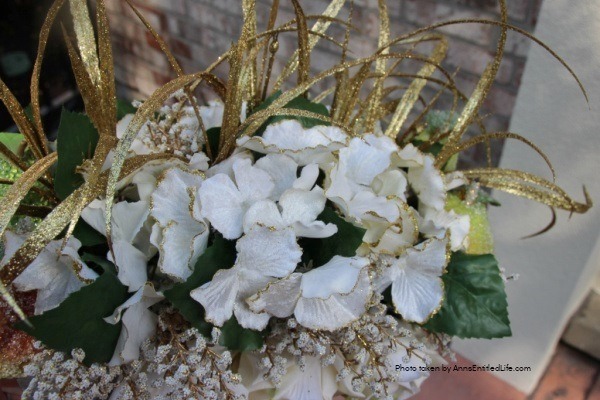 Winter Pear and Floral Table Centerpiece. This homemade pear and floral centerpiece is a 15-minute craft that is so easy to make! Using a little sparkle, a few elegant flowers, and a tad of rustic, this terrific tabletop decoration is at perfect for nearly any type of home décor.