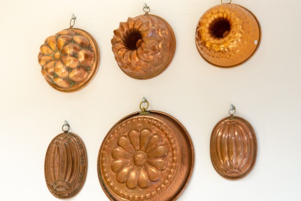 Can I bake in these? I got these vintage copper jello molds and not sure  what to make in them. : r/Baking