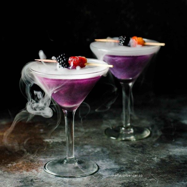 21 Spooktacular Halloween Cocktails. Having a Halloween party or Halloween get-together and would like to serve adult beverages to your guests? Try one of these great Halloween-themed drinks. Your family and friends will love these spooky Halloween-inspired cocktails.