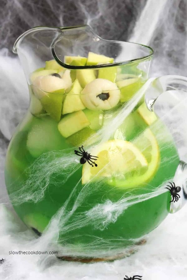 21 Spooktacular Halloween Cocktails. Having a Halloween party or Halloween get-together and would like to serve adult beverages to your guests? Try one of these great Halloween-themed drinks. Your family and friends will love these spooky Halloween-inspired cocktails.