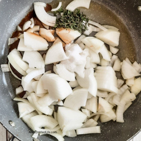 French Onion Pasta Bake Recipe. This easy-to-make French onion pasta bake is so delicious, the whole family will love it. Serve as a side dish or main entree, it's all good!