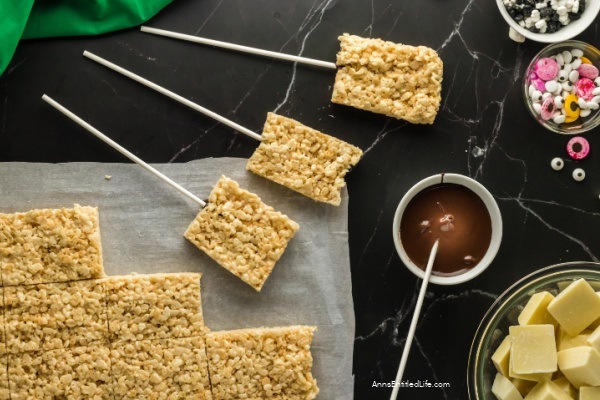 Easy Halloween Rice Crispy Treats Recipe. These easy Halloween crispy rice treats are the perfect solution for a Halloween party or lunchbox. These delicious Halloween treats are highly customizable and a fun decorating project for your whole family!