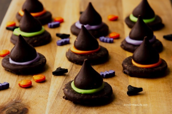 Homemade Halloween Witch's Hat Cupcake Toppers. Homemade Halloween witch's hat cupcake toppers are an easy-to-make treat the whole family will enjoy. These kid-friendly Halloween cupcakes are delightful and fun. They are perfect for your Halloween table, lunch boxes, or a Halloween party.