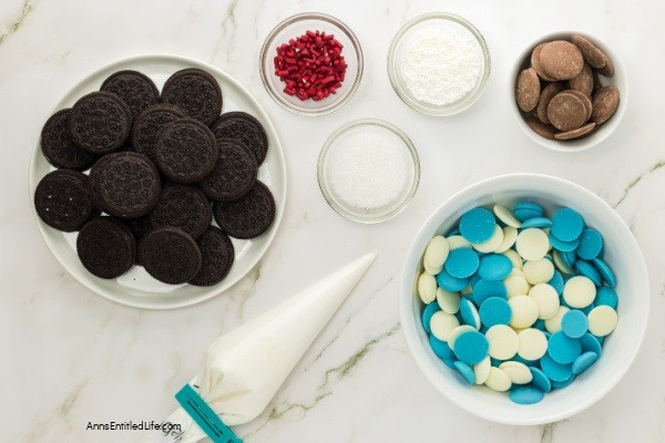 Easy Snow Globe Cookies Recipe. These easy-to-make snow globe cookies are simply adorable. No muss, no fuss, these no-bake cookies are the perfect addition to your holiday Christmas tray.