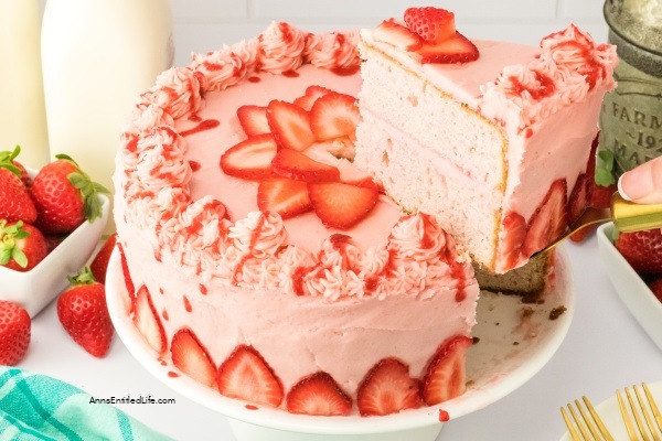 Homemade Strawberry Cake Recipe. With this delicious homemade strawberry cake recipe, you can enjoy the sweet and tart taste of fresh strawberries in a soft and fluffy cake. Whether you are whipping up a special treat for your family or hosting a summer party, this strawberry cake is sure to impress your guests. Follow along with this recipe guide to make this simple yet delicious dessert.