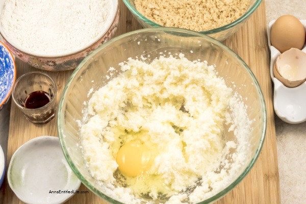 Easy Sour Cream Coffee Cake Recipe. Sour cream coffee cake is a classic dessert that has been around for generations. This delicious, moist coffee cake is made with sour cream and topped with a crunchy sugar streusel. Whether you are looking for an easy dessert to bring to a potluck or want to treat yourself, this sour cream coffee cake is sure to be a hit.