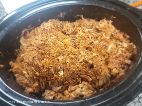 Easy Chopped Pork Slow Cooker Recipe. Chopped pork is easy to prepare, and its delicious flavor makes it great for dinner, lunch, or picnics. From sandwiches to tacos, chopped pork is an excellent addition that can take any meal from ordinary to extraordinary. With just a few simple ingredients, you can create delicious meals with this chopped pork recipe that are sure to become a family favorite.