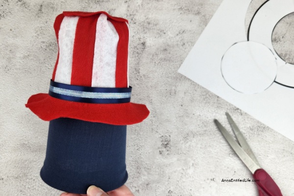 Patriotic Gnome Decor DIY - Great for the 4th of July. This adorable Uncle Same Gnome is the perfect Patriotic Gnome Decor you can make yourself. Great for the 4th of July, Memorial Day, Veteran's Day, or any other United States patriotic holiday, this little gnome craft is easy-to-make and comes together quickly.