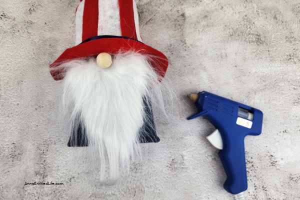 Patriotic Gnome Decor DIY - Great for the 4th of July. This adorable Uncle Same Gnome is the perfect Patriotic Gnome Decor you can make yourself. Great for the 4th of July, Memorial Day, Veteran's Day, or any other United States patriotic holiday, this little gnome craft is easy-to-make and comes together quickly.