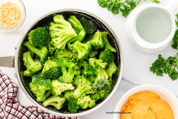 Easy Broccoli and Cheese Rice Casserole Recipe. Discover a simple broccoli and cheese rice casserole recipe that is perfect for family dinners. Creamy, cheesy, and oh-so-tasty!