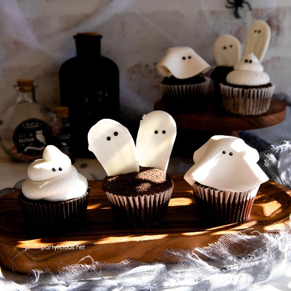 35 Halloween Cupcake Recipes | Easy and Spooky Ideas. Discover 35 creative Halloween cupcake recipes for a frightfully delicious treat. From ghoulish to adorable, find the perfect treat for your spooky gathering. Get inspired with easy and spooky baking ideas.