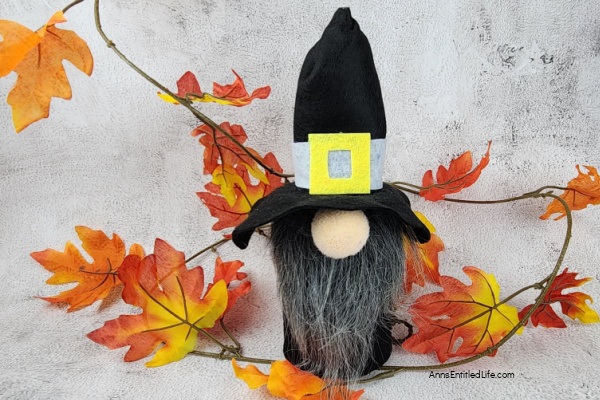 Pilgrim Gnome DIY | Thanksgiving Crafts Decorations. Create homemade Thanksgiving decorations with this Pilgrim Gnome DIY. Make memorable Thanksgiving decor with these step-by-step instructions.