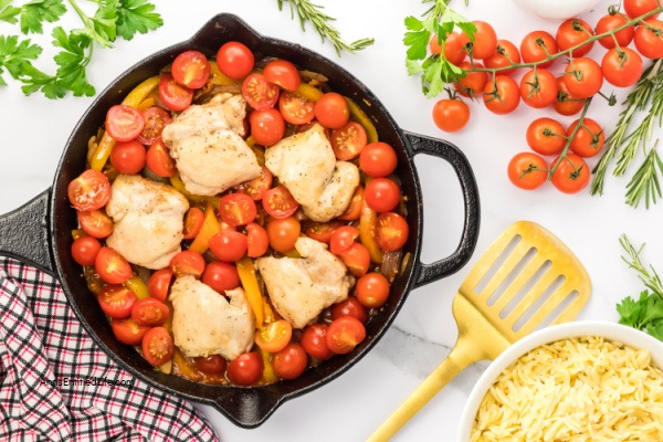 Chicken Cacciatore | Best Recipe and So Easy to Make! This rustic Italian dish of delicious chicken and vegetables in a hearty sauce is an easy-to-make dinnertime meal.