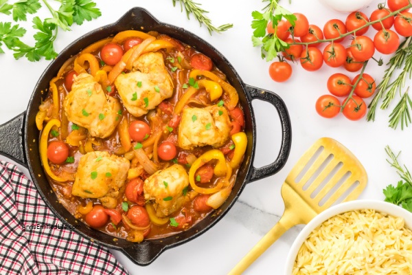 Chicken Cacciatore | Best Recipe and So Easy to Make! This rustic Italian dish of delicious chicken and vegetables in a hearty sauce is an easy-to-make dinnertime meal.