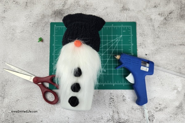 Easy Snowman Gnome Craft Tutorial | No Sew. Craft an adorable snowman gnome with this easy tutorial. Transform winter decor with this delightful DIY winter craft. You can warm up your winter space with whimsy.