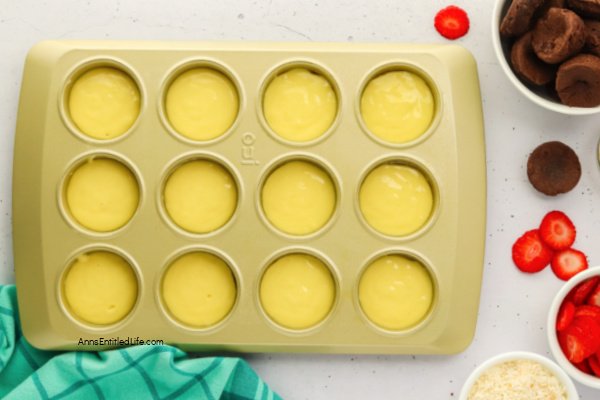 Hamburger Cupcakes Recipe | Easy How to Make Directions. These cupcakes that look like hamburgers are absolutely adorable and surprisingly easy to make. Soft, pillowy, golden cupcakes, baked to perfection, filled with brownies, coconut, fresh strawberries and frosting. These hamburger cupcakes are a perfect addition for any get-together.