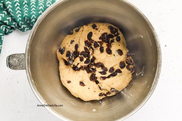 Homemade Cinnamon Raisin Bread Recipe | Best + Easy. Bake the best homemade cinnamon raisin bread with this easy recipe! Soft, fluffy, and packed with sweet cinnamon and juicy raisins. Perfect for breakfast or a snack!
