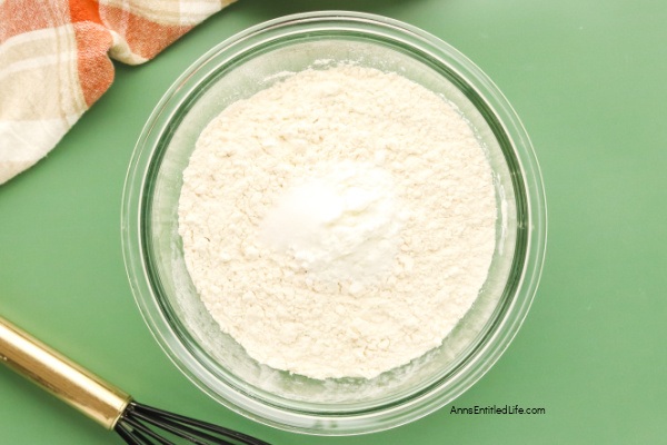 Apple Fritter Bread Recipe. Try this easy apple fritter bread recipe made with fresh apples, ground cinnamon, and a delicious glaze. A cozy treat perfect for breakfast or dessert.