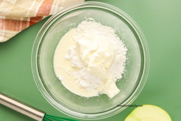 Apple Fritter Bread Recipe. Try this easy apple fritter bread recipe made with fresh apples, ground cinnamon, and a delicious glaze. A cozy treat perfect for breakfast or dessert.