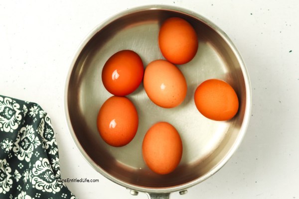 Eyeball Deviled Eggs Recipe for Creepy Halloween Snacks Eyeball Deviled Eggs Recipe for Creepy Halloween Snacks. Create spooky eyeball deviled eggs with this simple Halloween recipe. A creepy party snack that's easy to make and sure to grab everyone's attention.