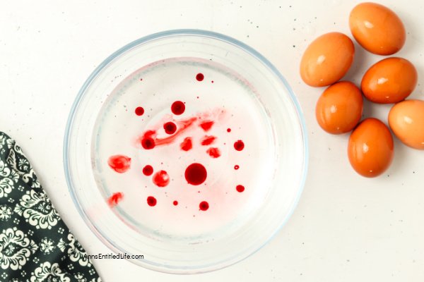 Eyeball Deviled Eggs Recipe for Creepy Halloween Snacks Eyeball Deviled Eggs Recipe for Creepy Halloween Snacks. Create spooky eyeball deviled eggs with this simple Halloween recipe. A creepy party snack that's easy to make and sure to grab everyone's attention.